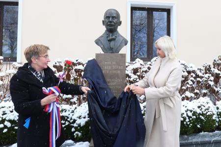 Odkritje doprsnega kipa dr Alfreda Šerka 18 Foto Ljubo Vukelič